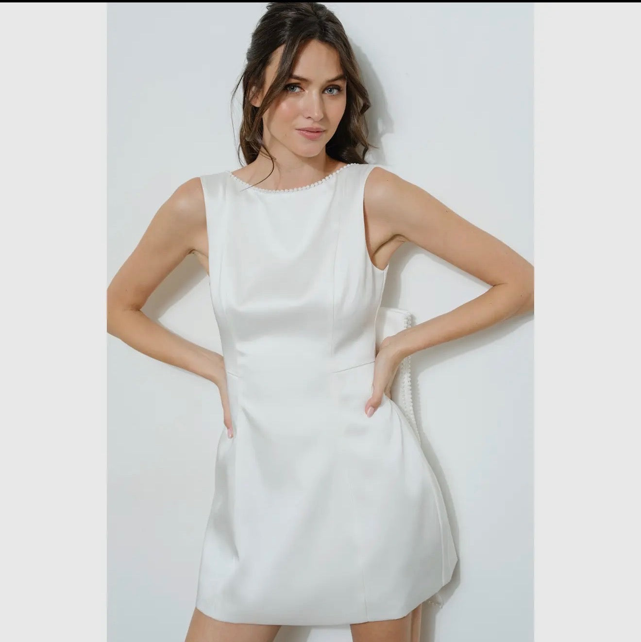 Pearl Promise Bow-Back Mini